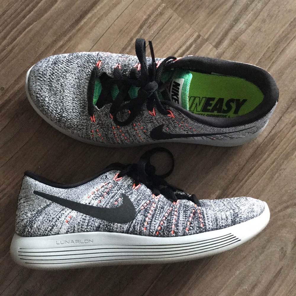 NIKE Lunarepic Flyknit Sneakers